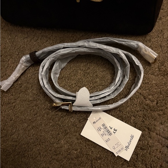 Madewell mini suede belted crossbody bag - Picture 7 of 7